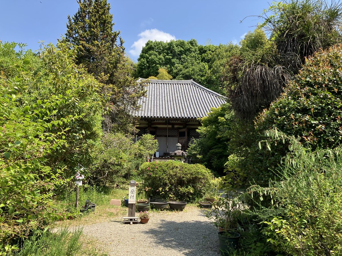 The exterior of Futaiji Temple's main hall, modest yet dignified