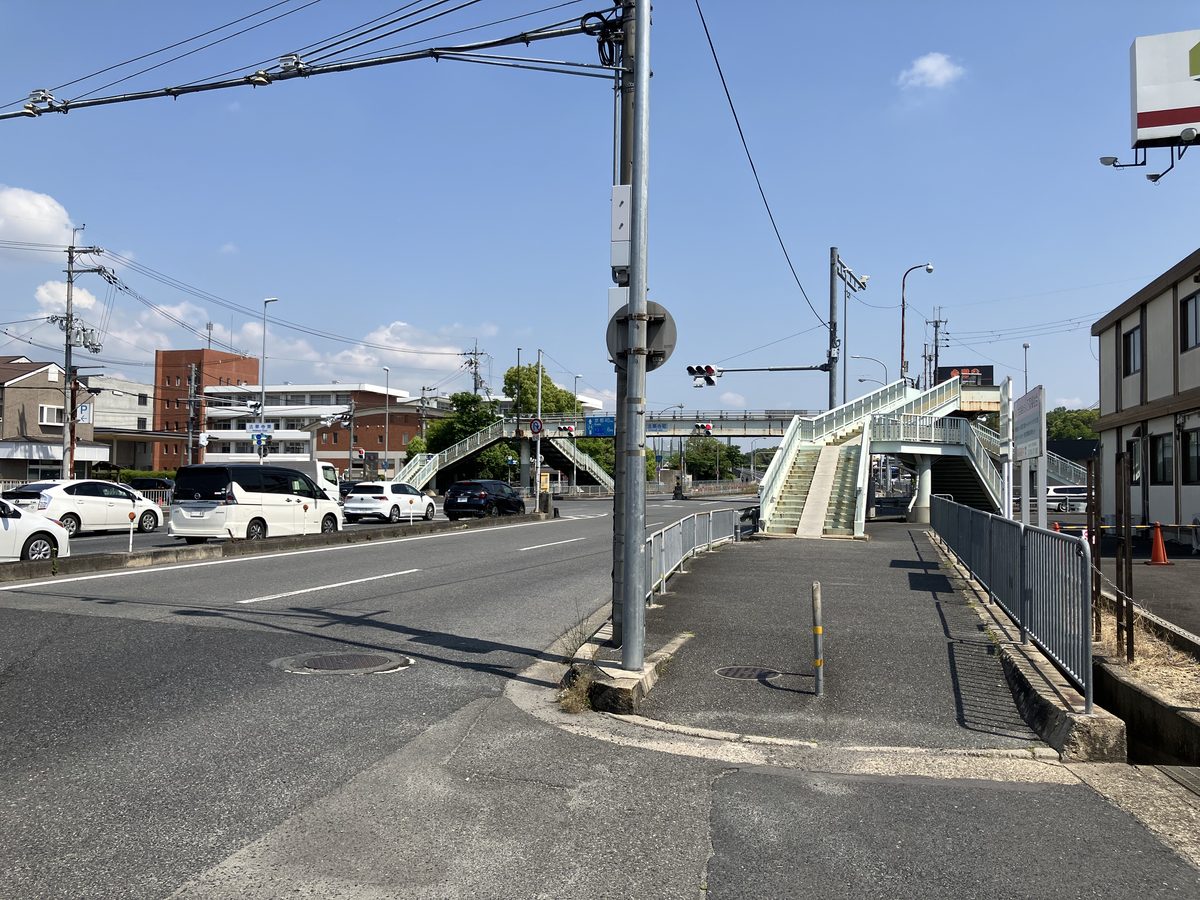 Overpass bridge at Hokeji-Higashi intersection ahead