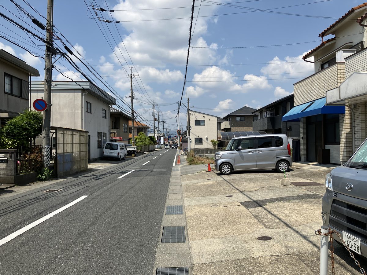 Continuing straight through the residential area
