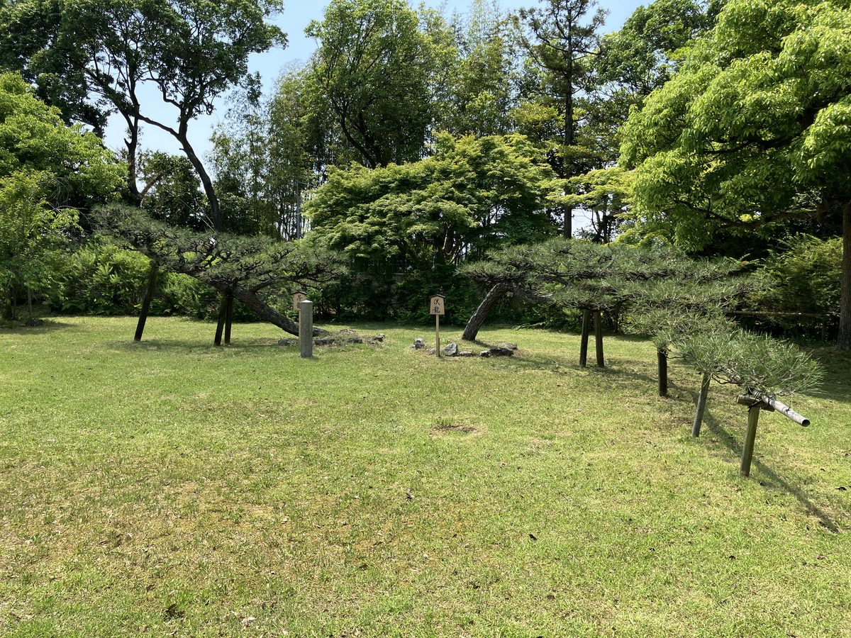 Trees arranged to represent a reclining dragon, unique to Kairyuoji Temple